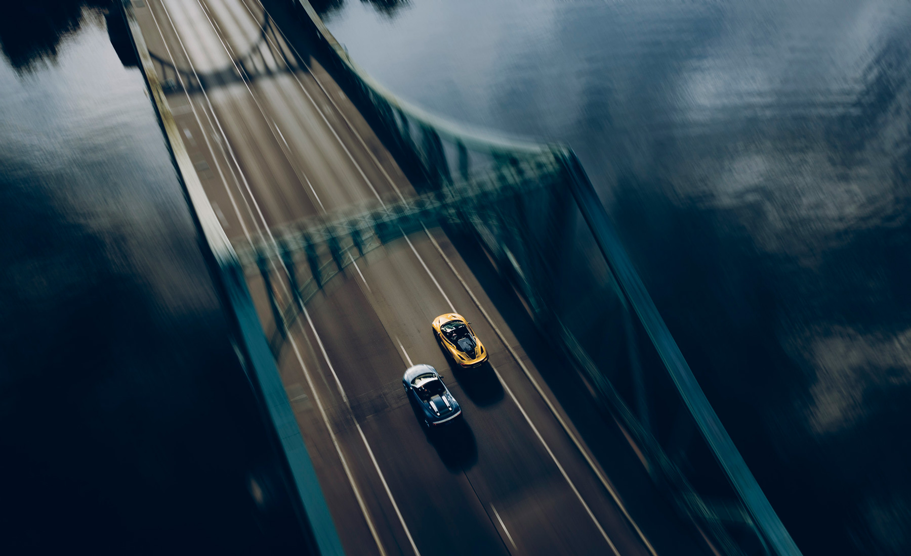 McLaren_vs_AUDIR8_017